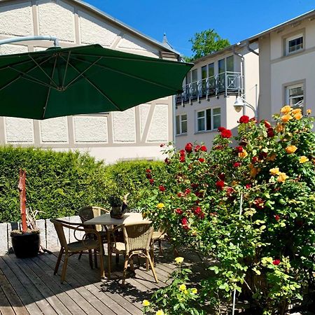 Villa-Rosengarten-Ferienwohnung-Baumhaus-Mit-Seeblick Sassnitz Eksteriør billede