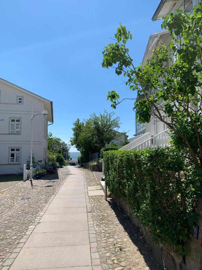 Villa-Rosengarten-Ferienwohnung-Baumhaus-Mit-Seeblick Sassnitz Eksteriør billede