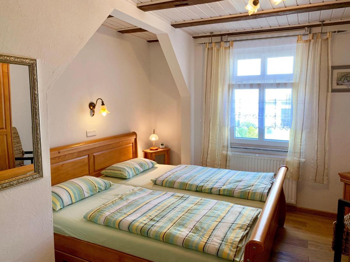 Villa-Rosengarten-Ferienwohnung-Baumhaus-Mit-Seeblick Sassnitz Eksteriør billede