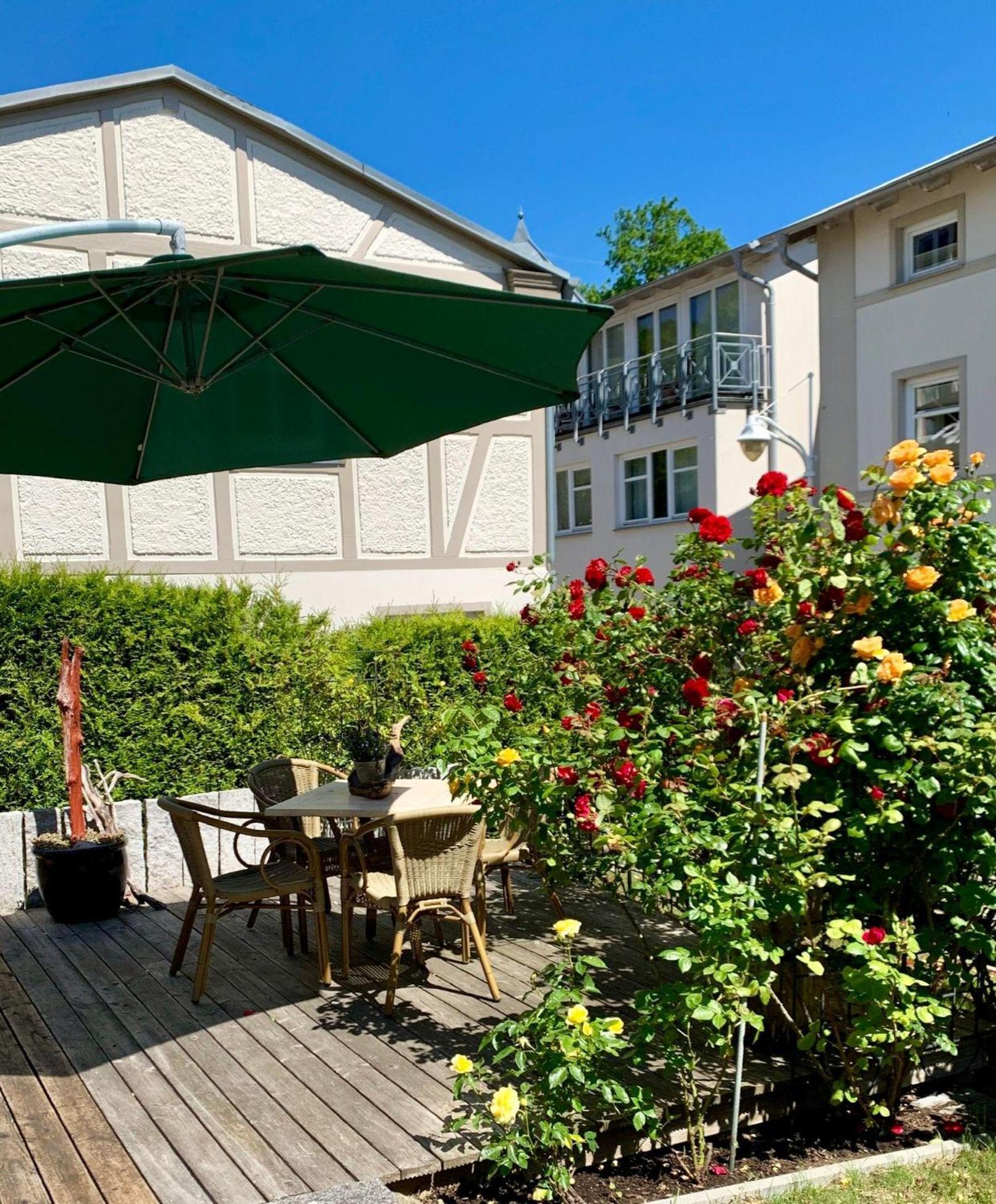 Villa-Rosengarten-Ferienwohnung-Baumhaus-Mit-Seeblick Sassnitz Eksteriør billede
