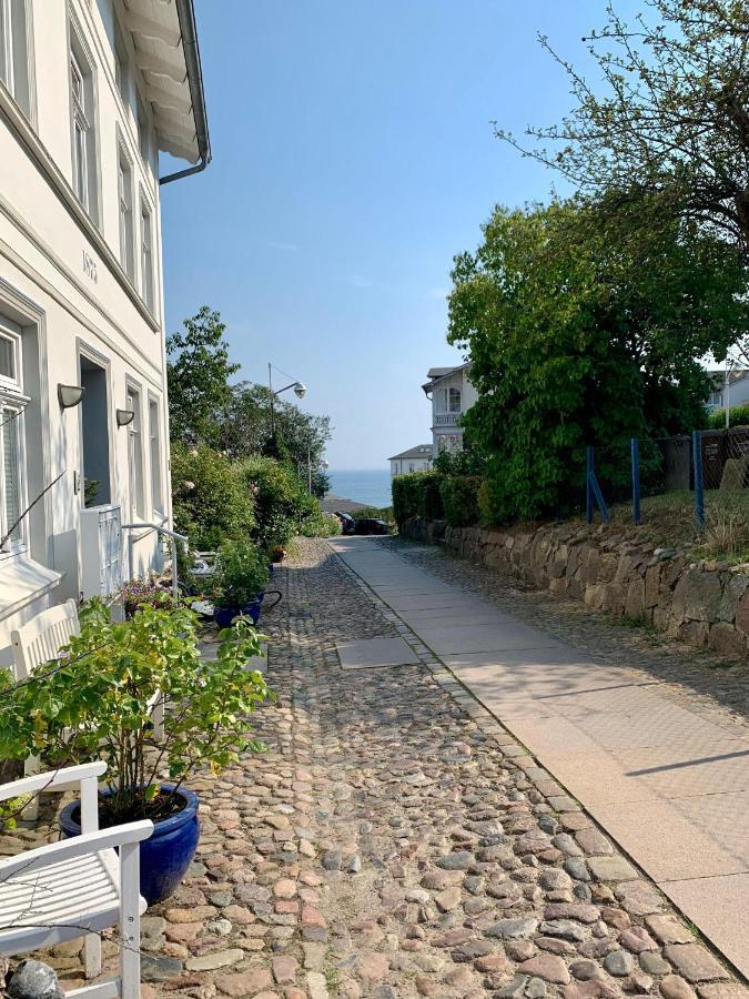 Villa-Rosengarten-Ferienwohnung-Baumhaus-Mit-Seeblick Sassnitz Eksteriør billede