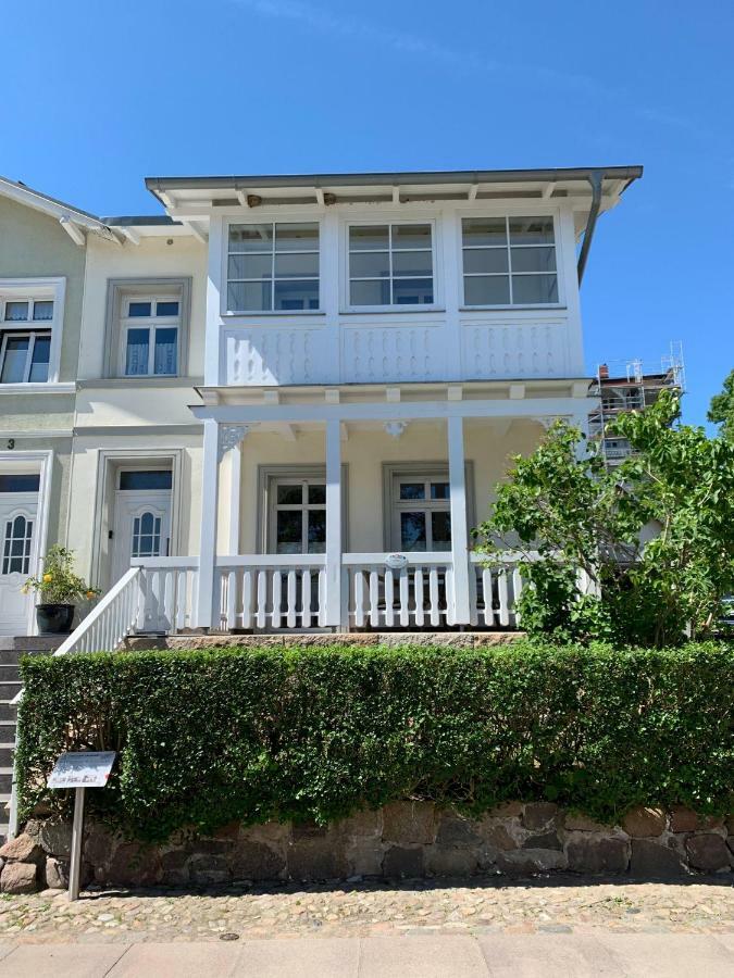 Villa-Rosengarten-Ferienwohnung-Baumhaus-Mit-Seeblick Sassnitz Eksteriør billede